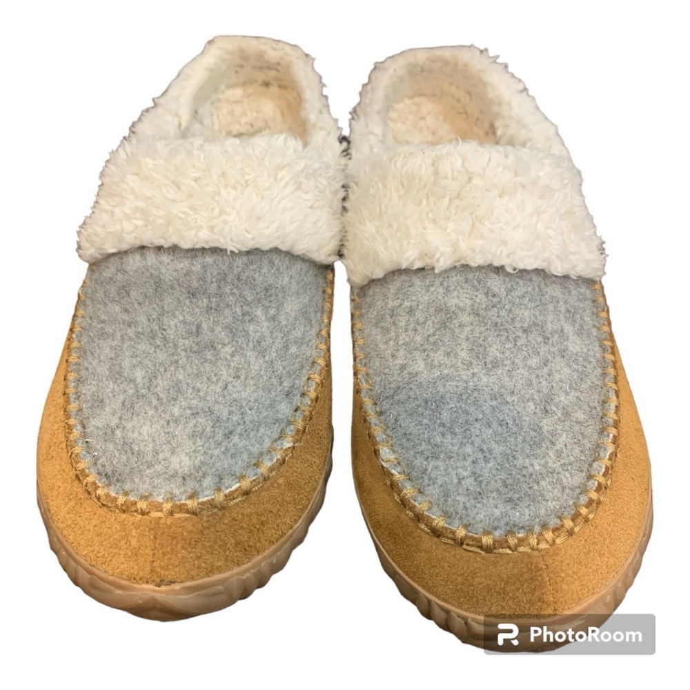 Ladies SOREL fleece and leather slippers size 8/8 1/2.
